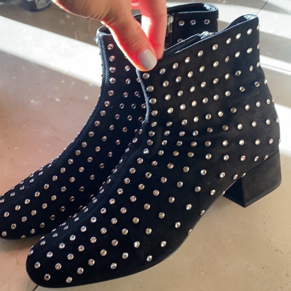 Saint Laurent crystal-embellished suede ankle boot - Picture 8 of 9